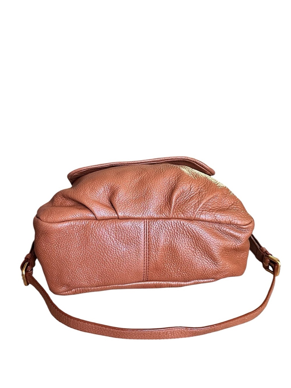 Marc by Marc Jacobs Tan Pebbled Leather Shoulder Bag with Gold Plaque - Picture 12 of 13